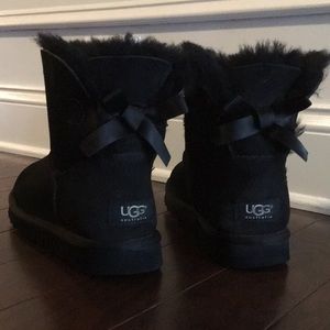 UGG Mini Bailey Bow, Black, Size 7